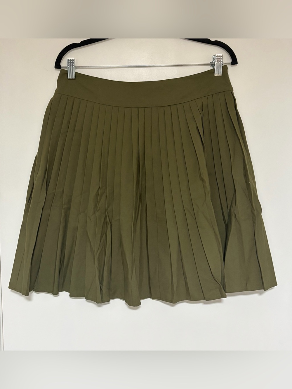 Boden Women’s Olive Green Pleated Skirt Size 10 NWT